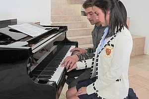 18 Jahre alter geiler Pianist